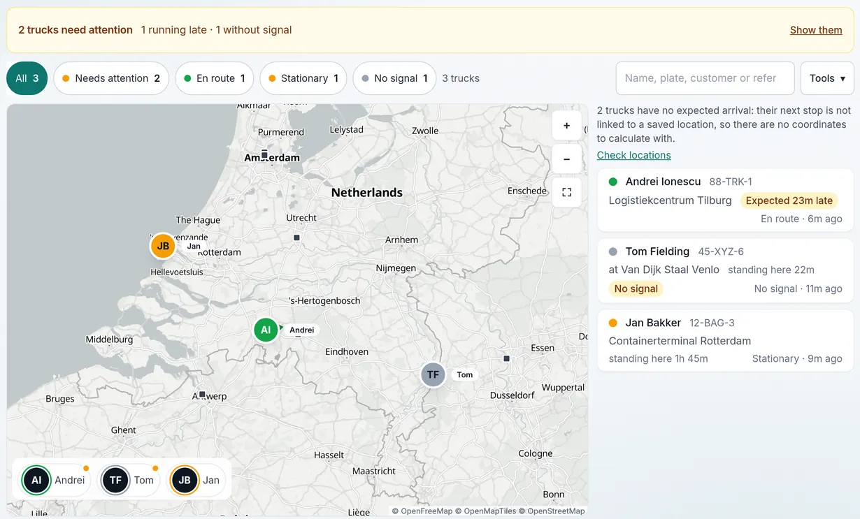 The Trajenda fleet map: three trucks as pins in the Netherlands. Andrei is on the road and running late, Jan has been standing at the container terminal in Rotterdam for 1 hour 45 minutes, Tom stands at Van Dijk Staal in Venlo and the phone has no signal.